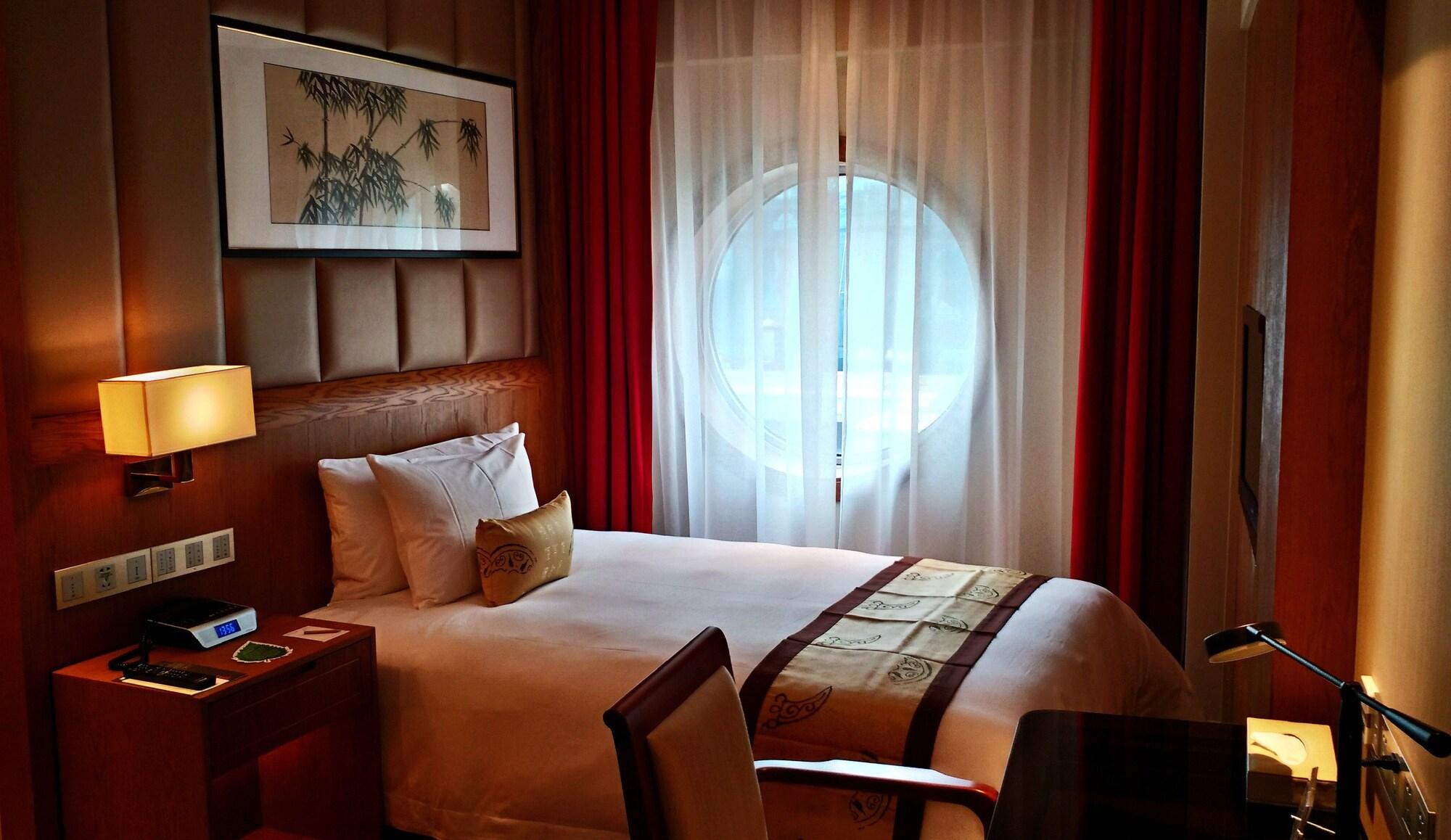 Mason Hotel Шанхай Екстериор снимка