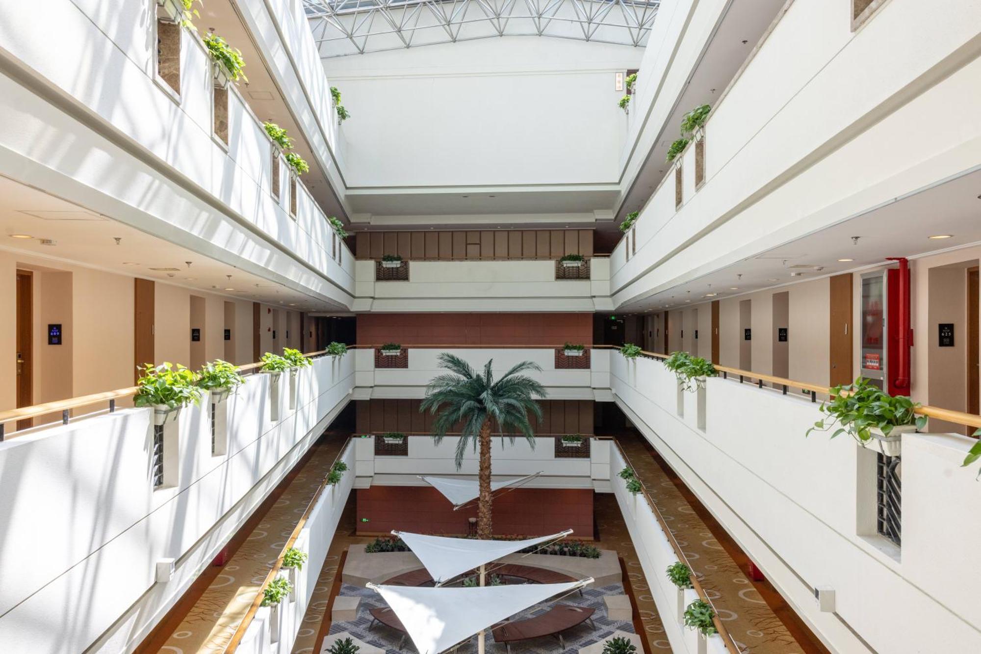 Mason Hotel Шанхай Екстериор снимка